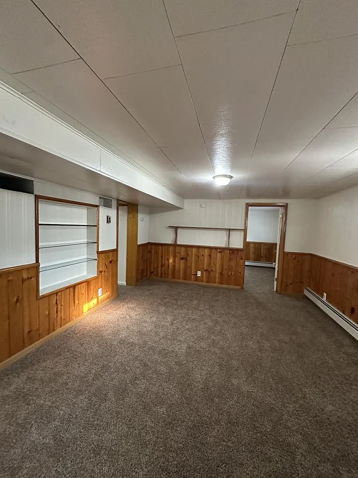 2 bed, 1.0 bath, 1064 sqft, $925 — Photo 2