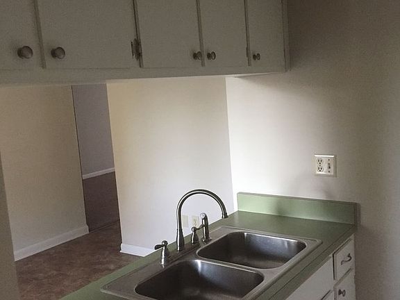 4th image of 950 E Fort King St APT 5