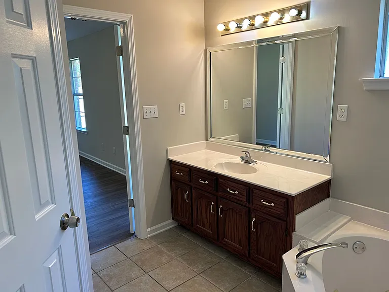 7668 Tally Ho Dr E — Photo 16