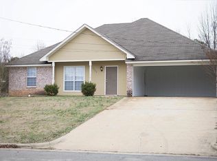 3172 Montclair Dr, Tupelo, MS 38801
