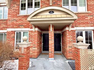 35 Hays Blvd #2, Oakville, ON L6H 0J1