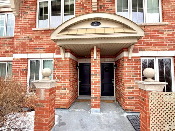 35 Hays Blvd #2, Oakville, ON L6H 0J1