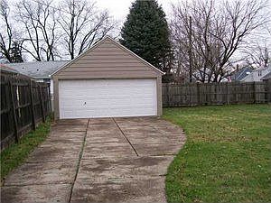 4th image of 743 Gilmore Ave