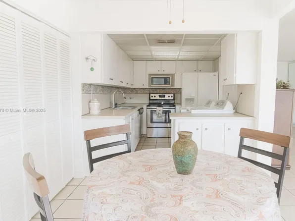 1300 SW 122nd Ave APT 415-2, Miami, FL 33184
