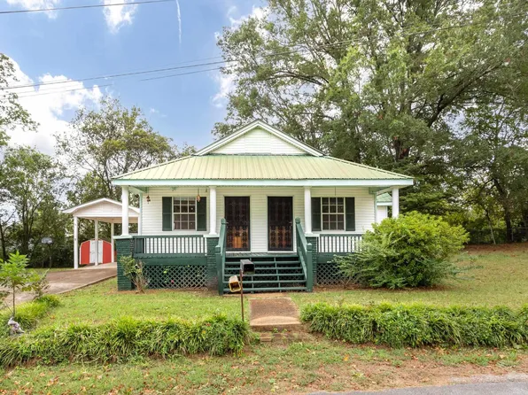 208 Williams Ave, Talladega, AL 35160