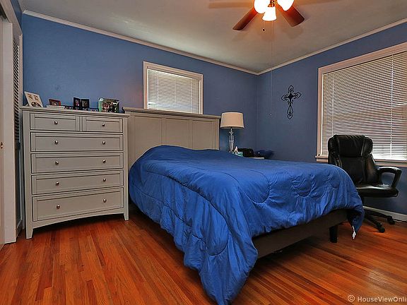 2nd image of 1942 Briarwood Dr