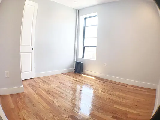 Rented by Lang Realty LLC | media 10