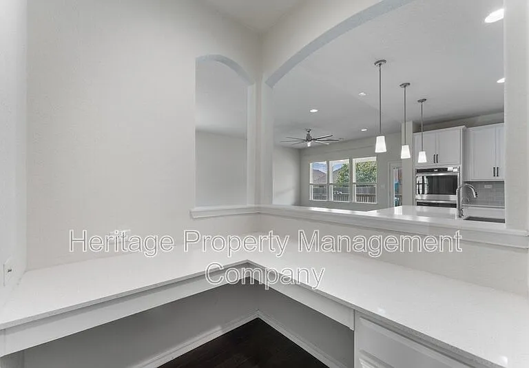 942 Blue Violet — Photo 15