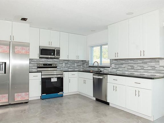4th image of 11889 93rd Ave