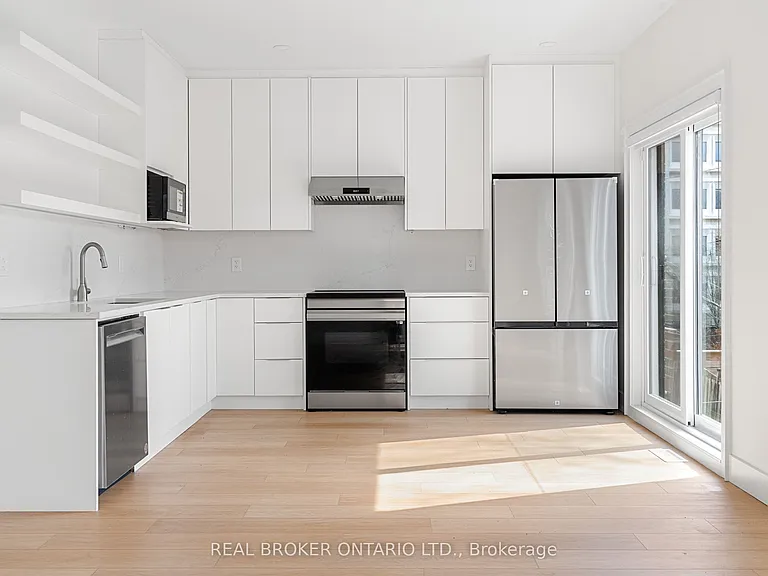 21 Farnham Ave #LANEWAY - UPPER — Photo 7