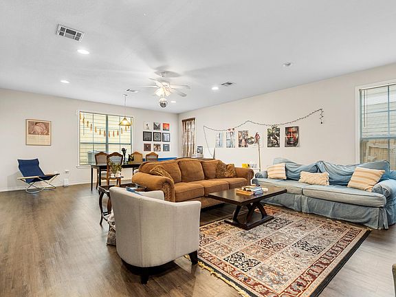 3rd image of 5104 Caswell Ave #A