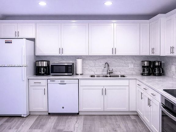 3rd image of 2420 SW 81st Ave APT 403