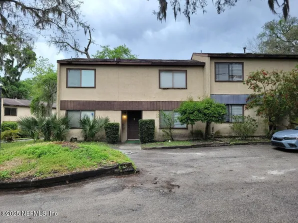 704 OAKS MANOR Court #N4-2, Jacksonville, FL 32211