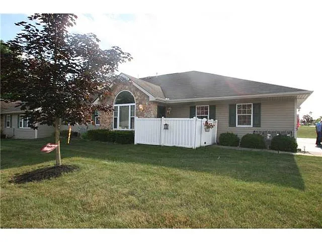222 Charlotte Ln photo 1