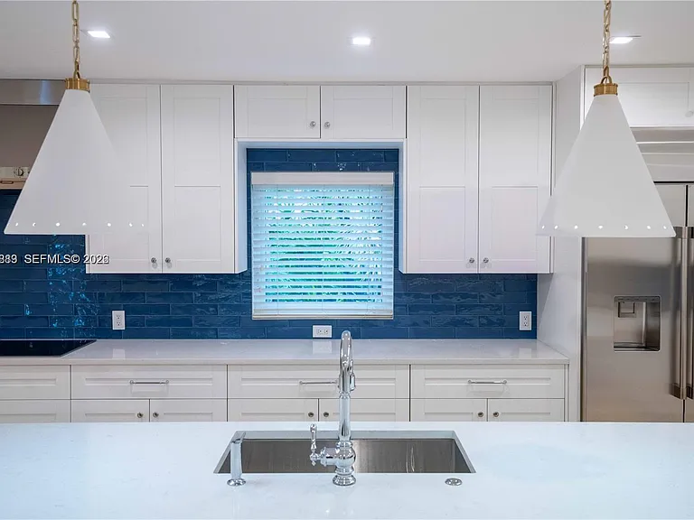 4150 Monserrate St — Photo 18