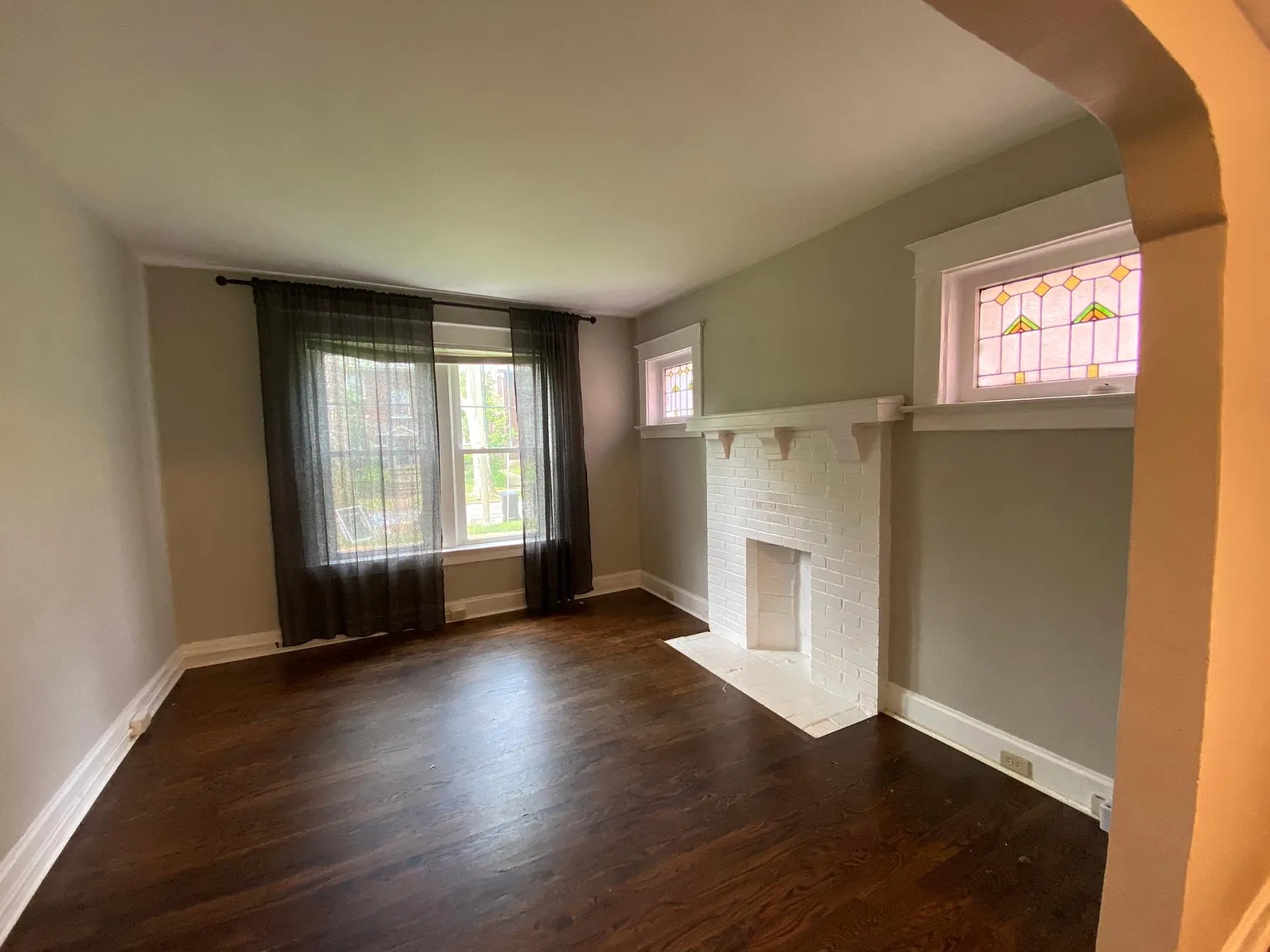6265 Cates Ave — Photo 2