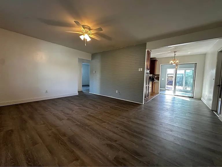 2042 Shadow Ln — Photo 2