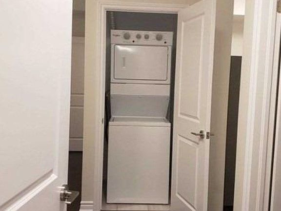 3rd image of 216 Oak Park Blvd N #418