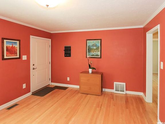2nd image of 1619 E Wilson Ave