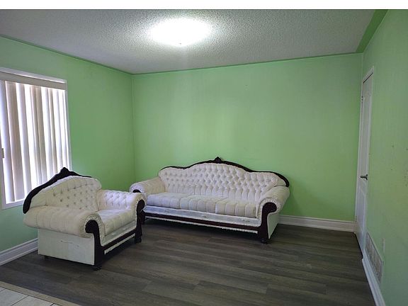 4th image of 144 Dells Cres