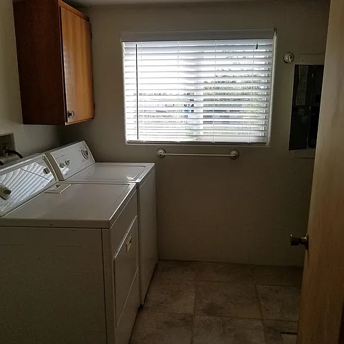 1293 Hanson Loop Photo 1