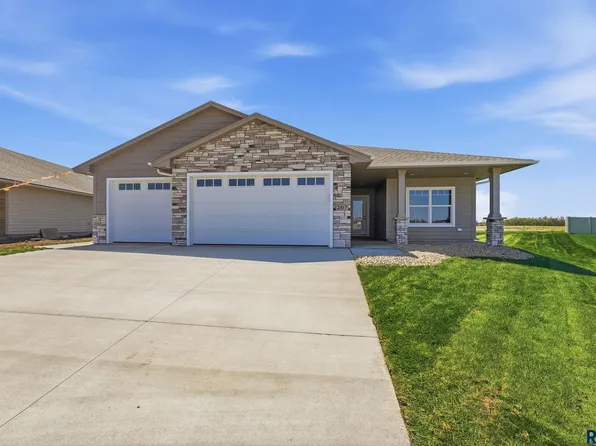2417 E Gunnar St, Brandon, SD 57005