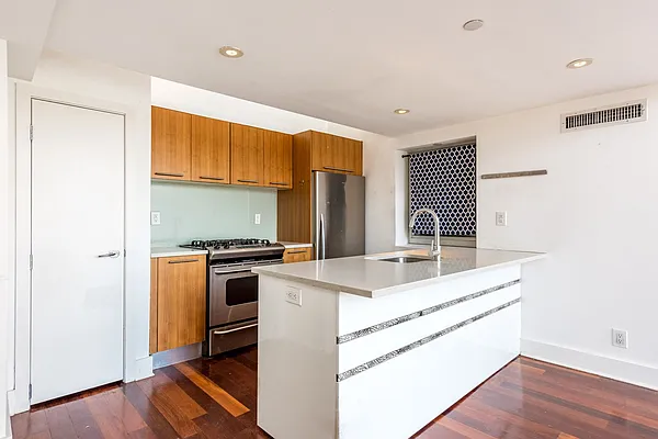 Rented by Nooklyn NYC LLC | media 27