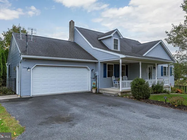 36 N 2nd St, Shartlesville, PA 19554