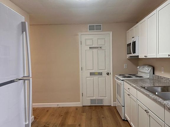 3rd image of 28 W Satin St #36