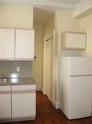 Rented by City Connections Realty | media 4