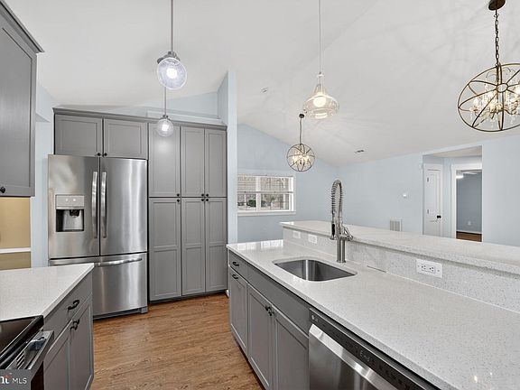 5th image of 7716 Frances Dr