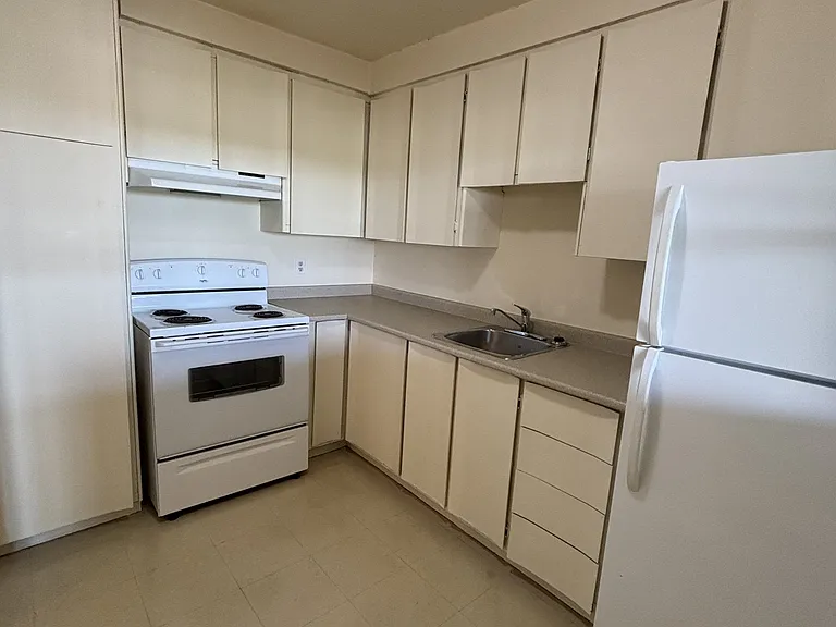 70 McEwen Ave #1106 — Photo 10