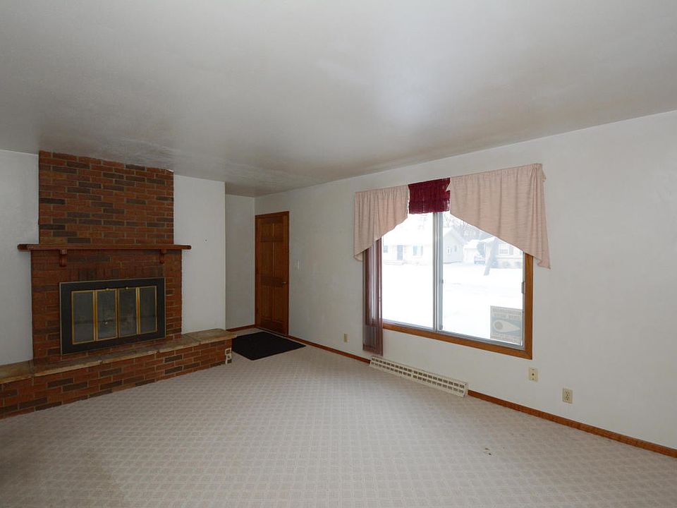 1st image of 7001 W Brentwood Ave