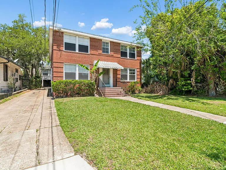 1037 Riviera St — Photo 11
