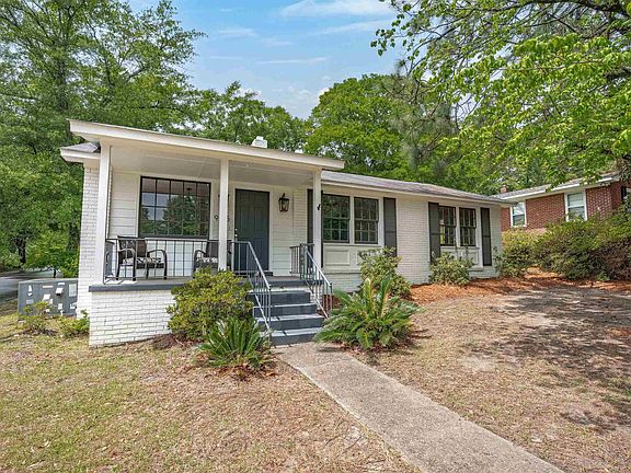 3rd image of 955 Laurie Ln