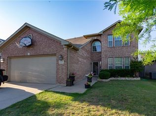 9029 Winding River Dr, Fort Worth, TX 76118