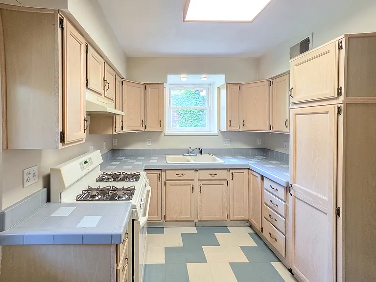 1432 Tolma Ave — Photo 13