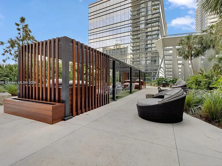 88 SW 7th St #3410 — Photo 19