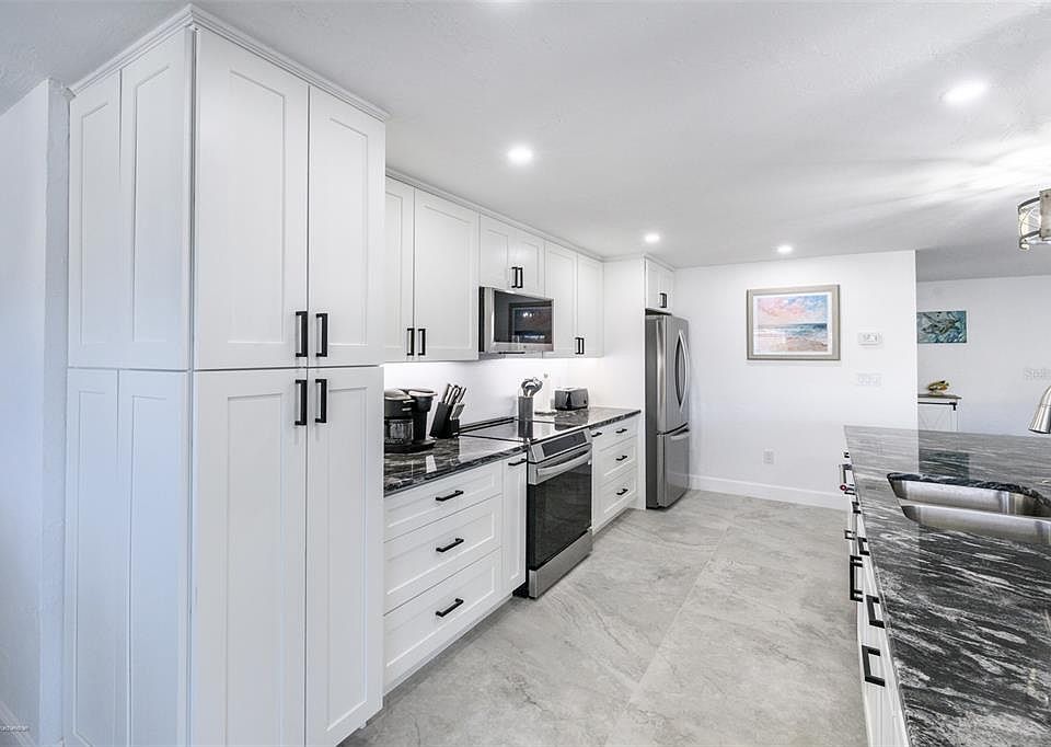 1st image of 149 Crescent Dr #149