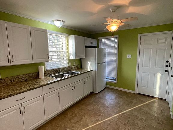 4th image of 308 W Barnett St