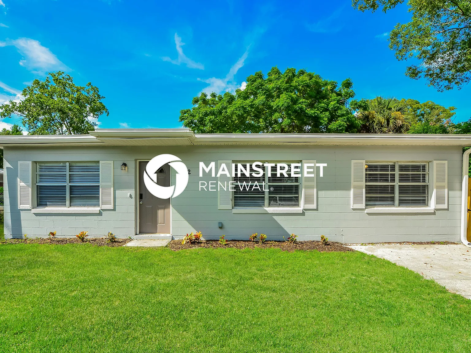 112 Mayfair Circle — Photo 1