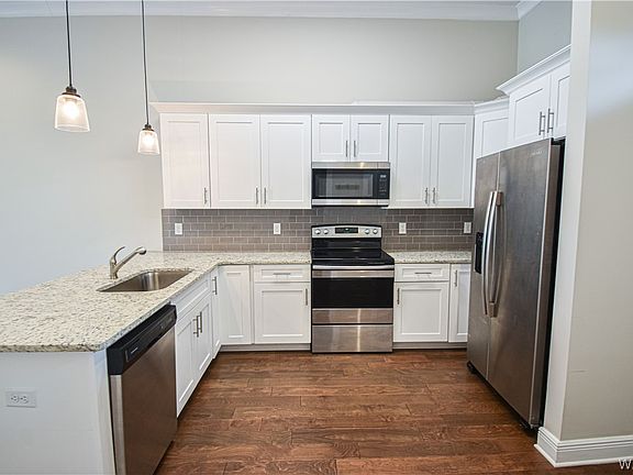 3rd image of 2708 7th St #207
