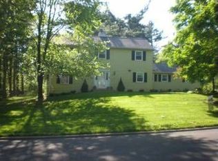 19 Delaware Rim Rd, Yardley, PA 19067