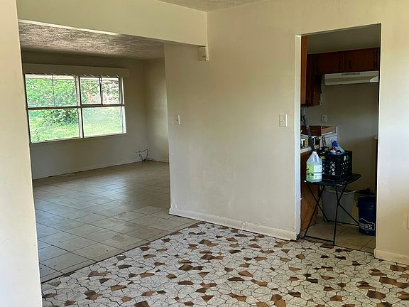 4th image of 4529 Owens Dr