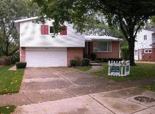 203 S Lancaster St, Mount Prospect, IL 60056