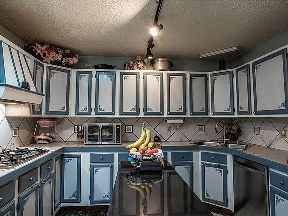 4th image of 40624 E 3rd Ave