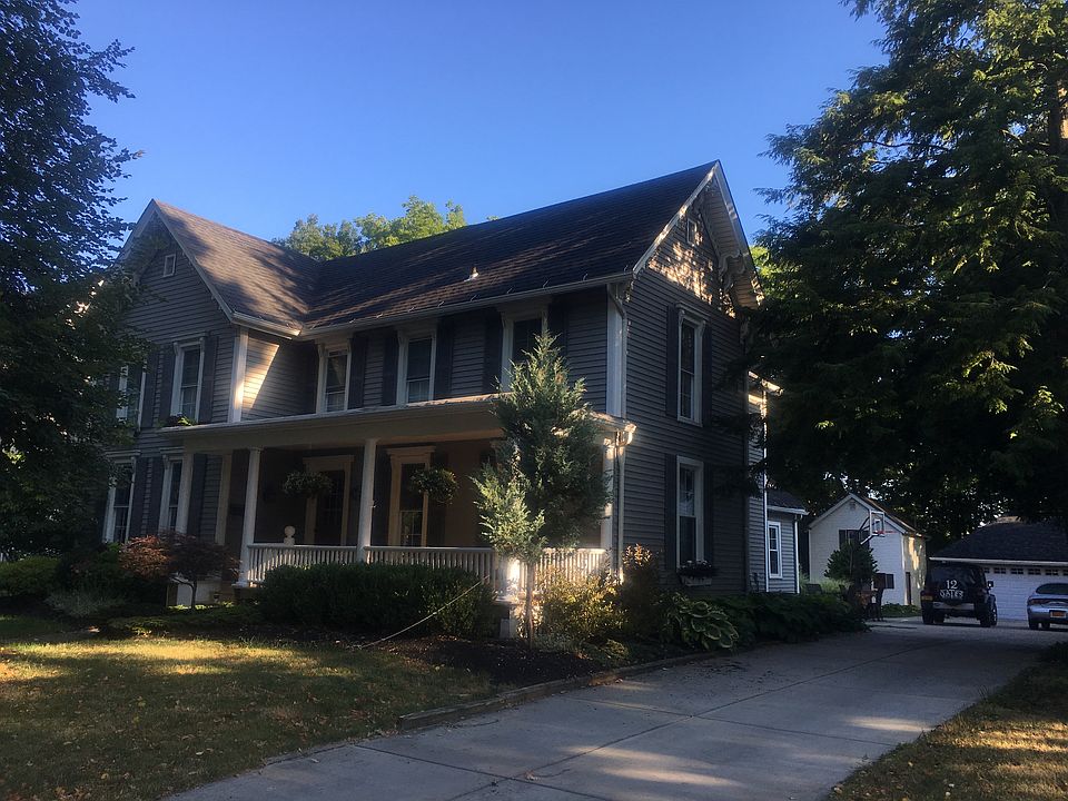 1st image of 217 Union St