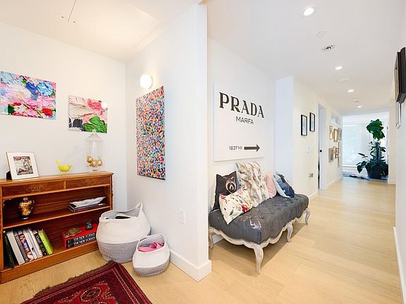 4th image of 1365 Davie St #305