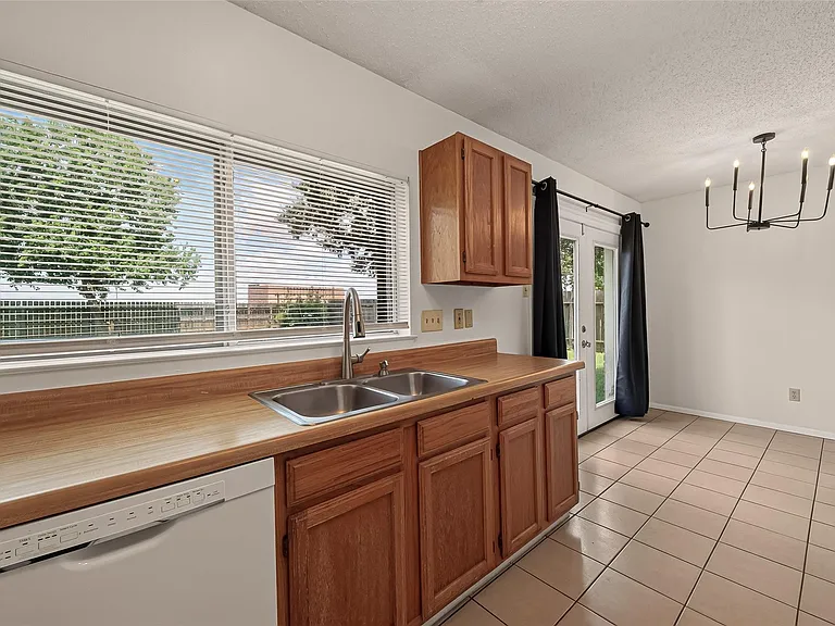 2423 Anthony Hay Ln — Photo 17