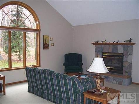 5th image of 9077 Longview Dr